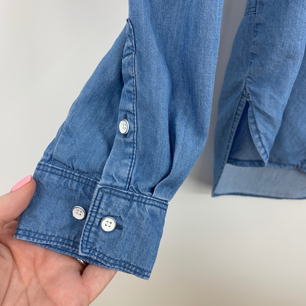 Athleta Bootjack Chambray Split Back Button-Down M - image 5